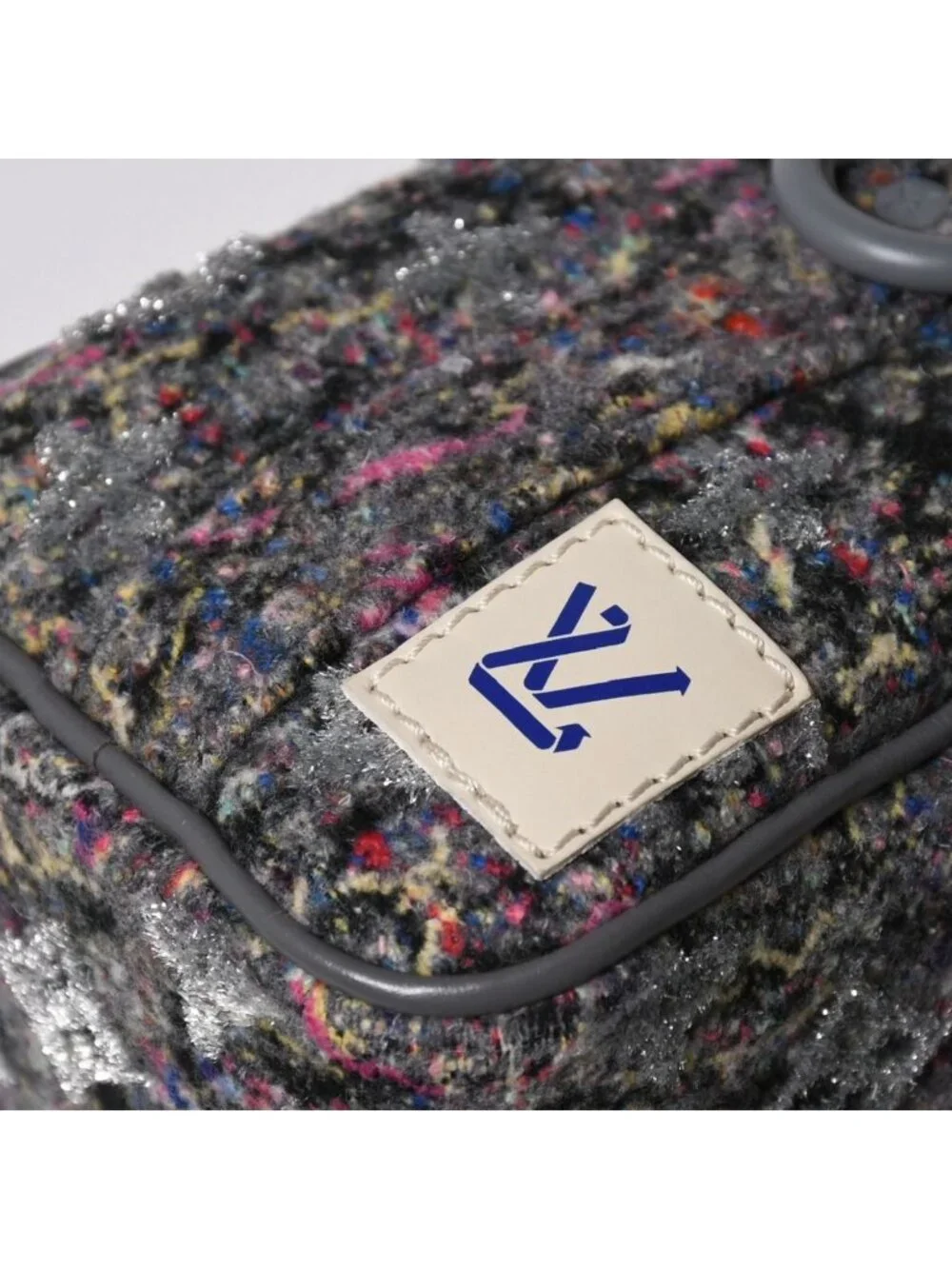 Louis Vuitton cross good